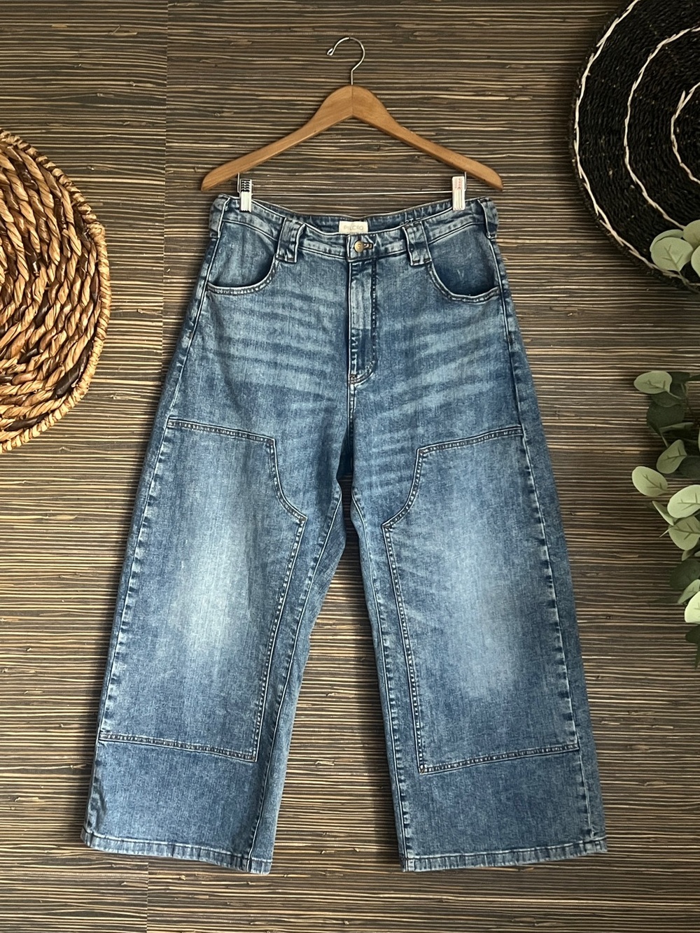 🔥RARE🔥Pilcro Myra Tapered Barrel Jeans Ankle Med Blue Wash 32T Viral - Picture 4 of 17